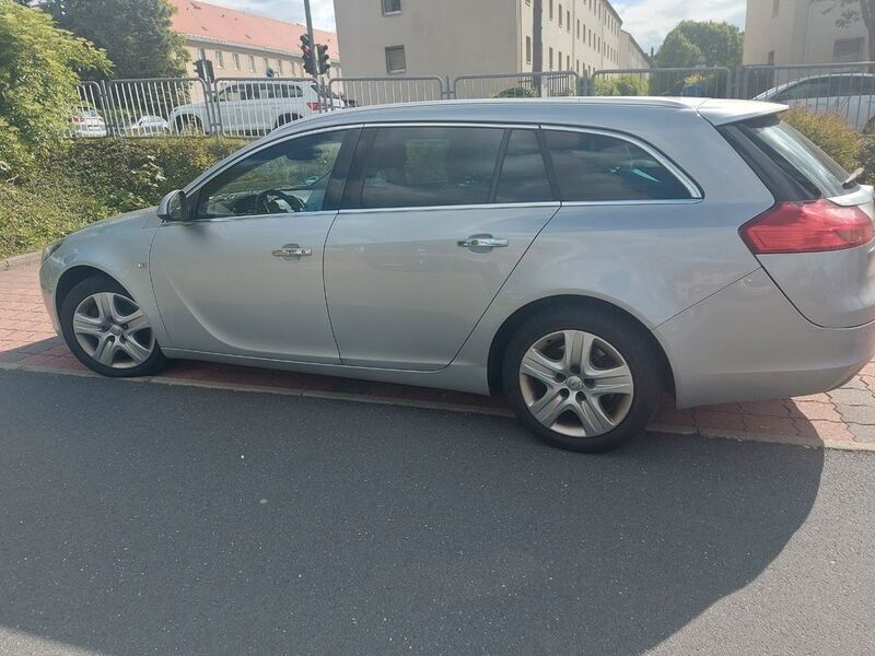 Grau Gebraucht 2012 Opel Insignia Edition Kombi | 2.800 € (Superpreis) - Bild 1/4