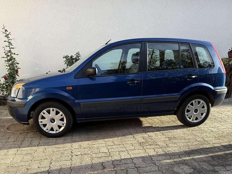 Blau Gebraucht 2006 Ford Fusion Fun X Limousine | 3.500 € (Fairer Preis) - Bild 1/4