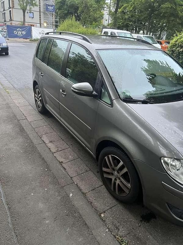 Gebraucht 2009 VW Touran Highline Van / Kleinbus | 3.200 € (Fairer Preis) - Bild 1/4