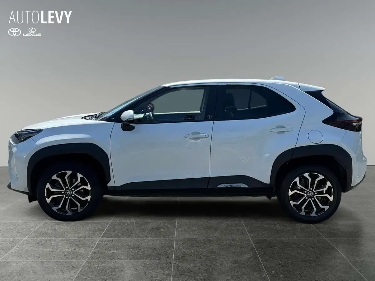 Gebraucht Toyota Yaris Cross Team 116 PS (85 kW) 2023 Weiß SUV