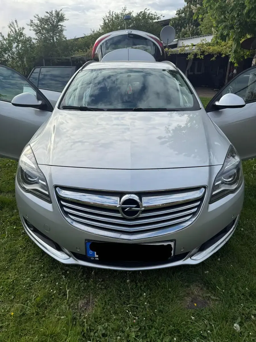 Gebraucht Opel Insignia 120 PS (88 kW) 2014 Silber Kombi
