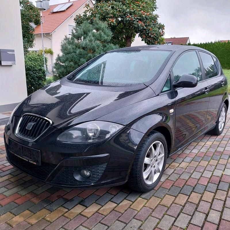 Schwarz Gebraucht 2010 Seat Altea Van / Kleinbus | 3.599 € (Guter Preis) - Bild 1/4