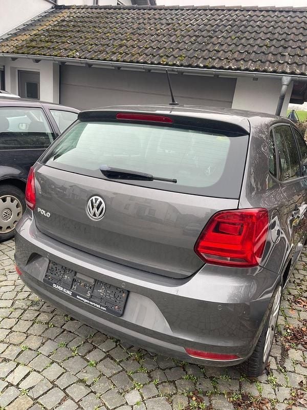 Gebraucht VW Polo 75 PS (55 kW) 2017 Grau Kleinwagen