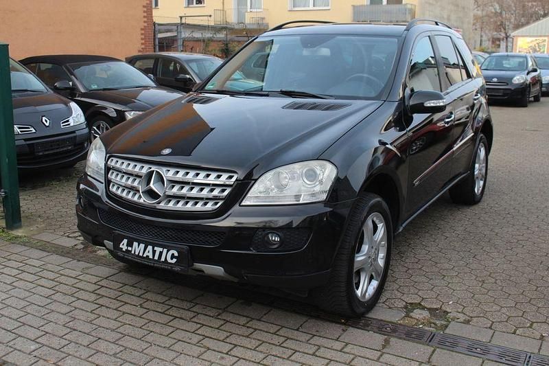 Schwarz Gebraucht 2007 Mercedes ML320 SUV | 7.850 € (Fairer Preis) - Bild 1/4