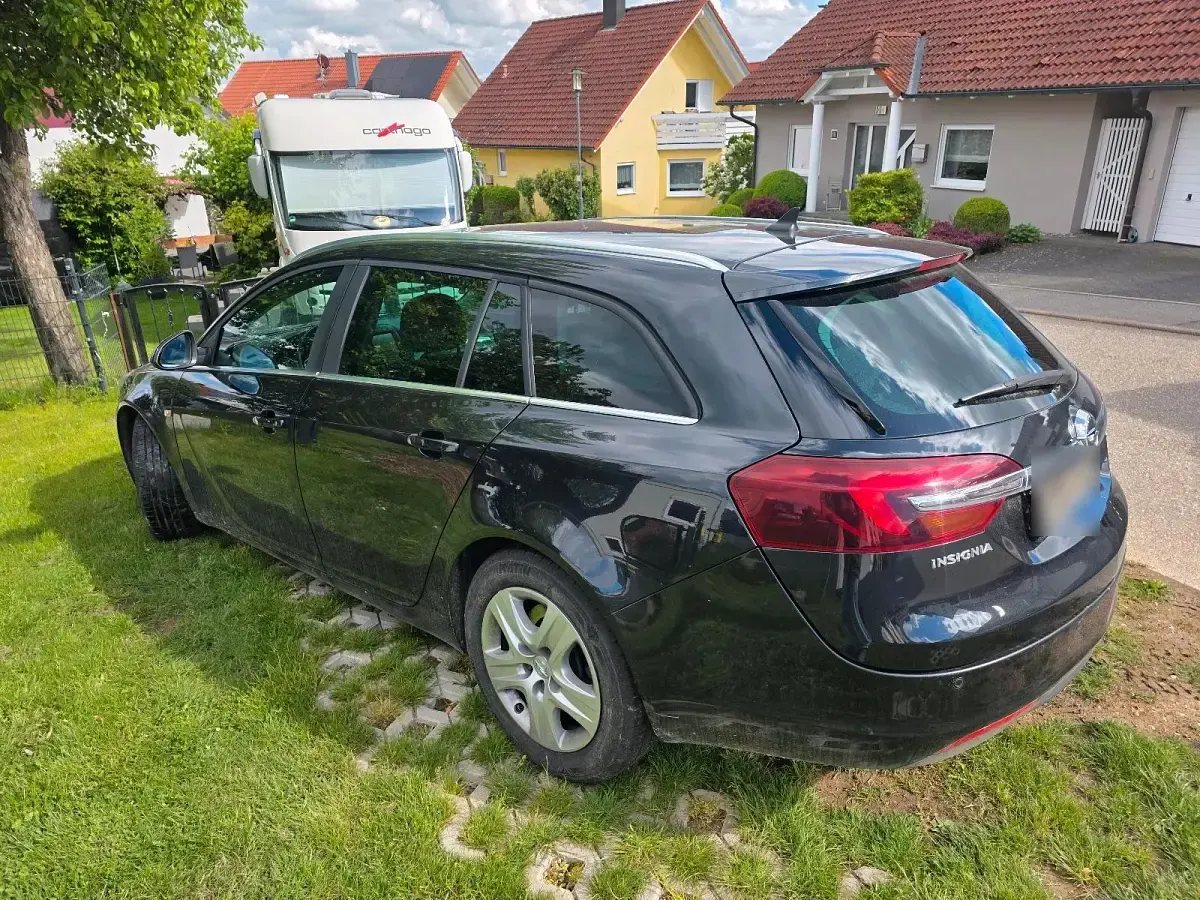 Gebraucht Opel Insignia 140 PS (102 kW) 2014 Schwarz Limousine