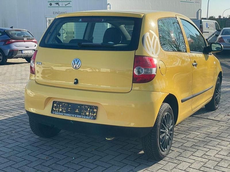 Gebraucht VW Fox Basis 54 PS (39 kW) 2005 Gelb Kleinwagen