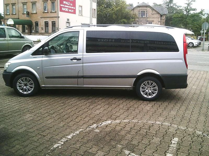 Gebraucht Mercedes Vito 163 PS (119 kW) 2012 Brillantsilber metallic Van