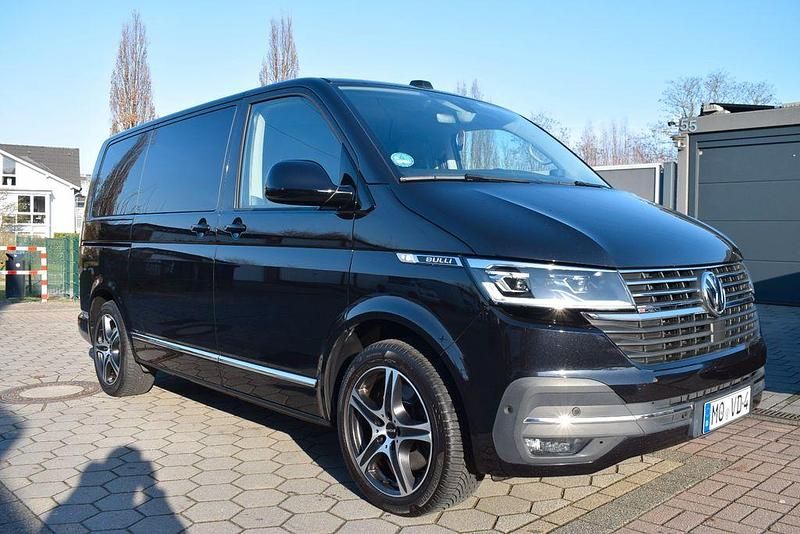Second-hand VW Multivan Exclusive 199 CP (146 kW) 2020 Negru Monovolum