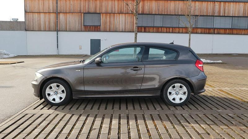 Gebraucht BMW 116 122 PS (89 kW) 2008 Braun Kleinwagen