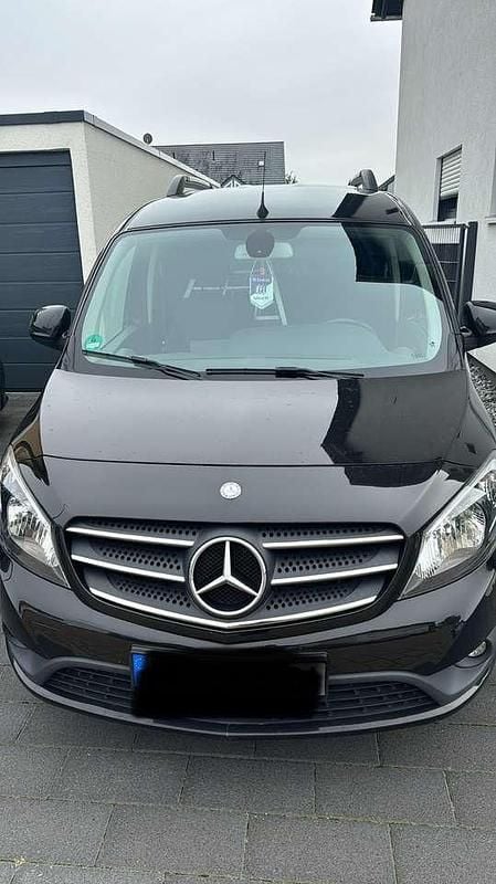 Schwarz Gebraucht 2019 Mercedes Citan 111 Kombi | 11.000 € (Guter Preis) - Bild 1/4