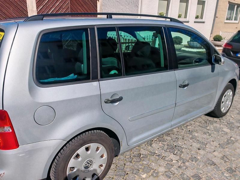 Gebraucht VW Touran 105 PS (77 kW) 2005 Silber Van / Kleinbus