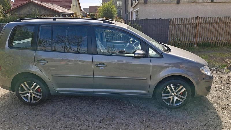 Gebraucht VW Touran 140 PS (102 kW) 2009 Grau Van / Kleinbus