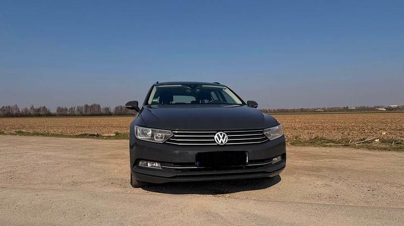 Gebraucht VW Passat Comfortline 150 PS (110 kW) 2016 Grau Kombi