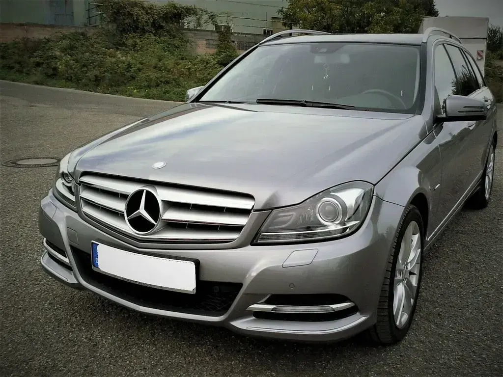 Gebraucht Mercedes C250 204 PS (150 kW) 2011 Grau metallic Kombi