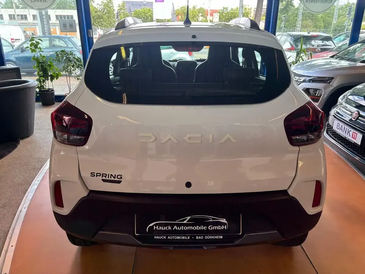 Gebraucht Dacia Spring Essentiel 33 kW (45 PS) 2023 Weiß Kleinwagen