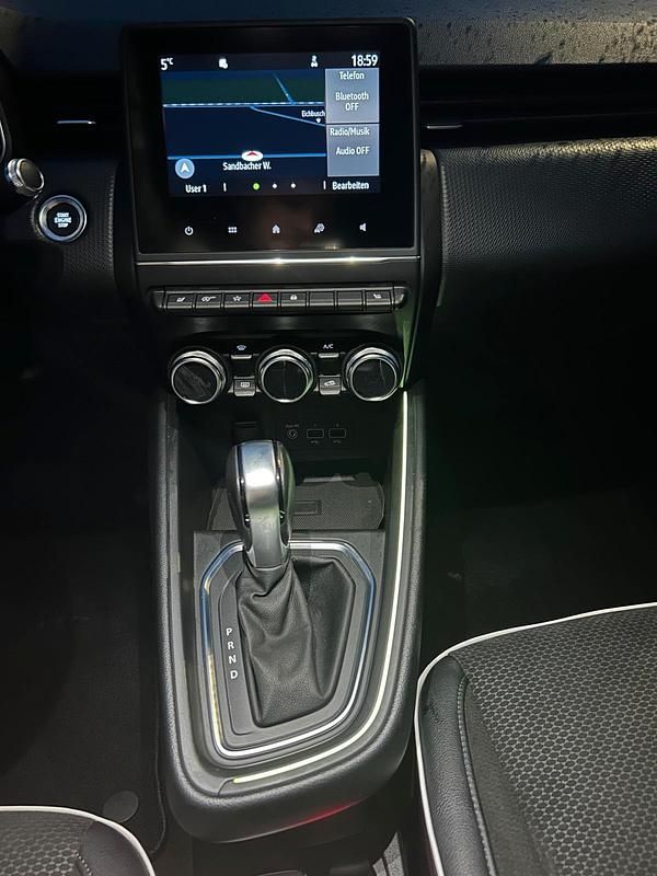 Gebraucht Renault Clio V Edition One 131 PS (96 kW) 2021 Grau Limousine