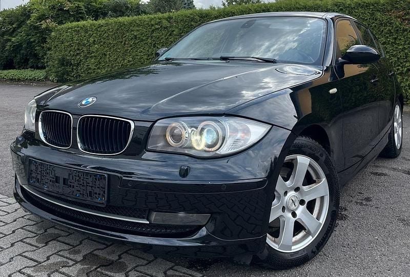 Schwarz Gebraucht 2009 BMW 118 Sport Line Kleinwagen | 4.280 € (Guter Preis) - Bild 1/4