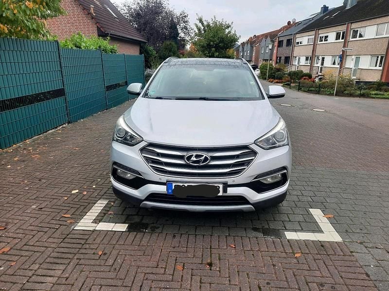 Silber Gebraucht 2018 Hyundai Santa Fe SUV | 19.400 € (Guter Preis) - Bild 1/4