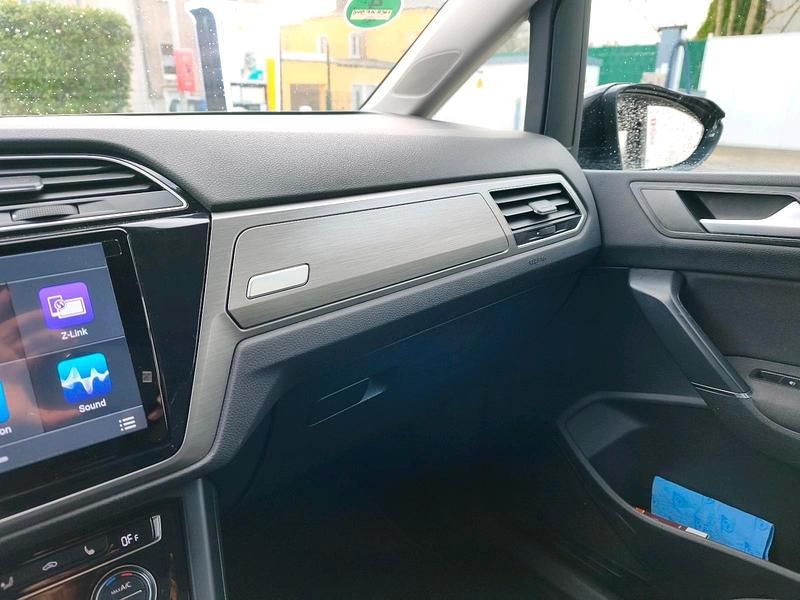 Gebraucht 2016 VW Touran Van / Kleinbus | 14.400 € (Fairer Preis) - Bild 1/4