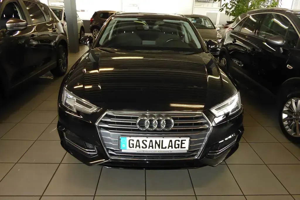 Gebraucht Audi A4 Sport 170 PS (125 kW) 2018 Schwarz Kombi