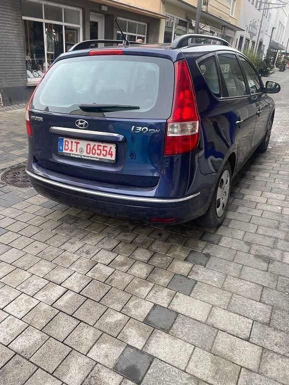 Blau Gebraucht 2010 Hyundai i30 Classic Kombi | 1.800 € (Guter Preis) - Bild 1/1