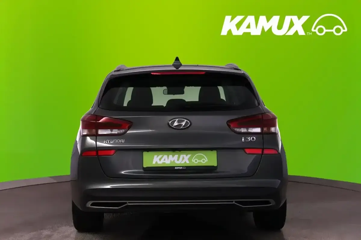 Gebraucht Hyundai i30 Trend 160 PS (117 kW) 2024 Silber / grau Kombi