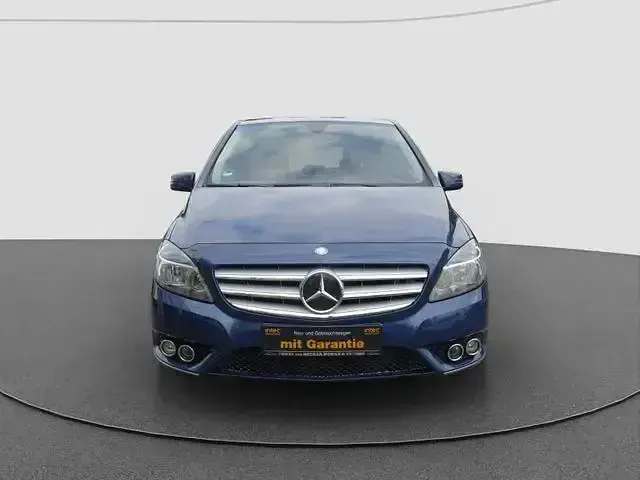 Gebraucht Mercedes B180 122 PS (89 kW) 2012 Andere Van / Kleinbus