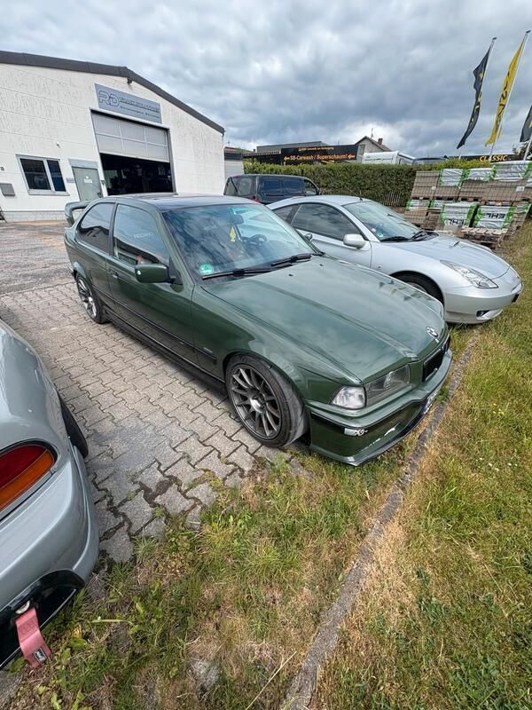 Grün Gebraucht 1999 BMW 323 Compact M Sport Kleinwagen | 8.750 € (Teuer) - Bild 1/4