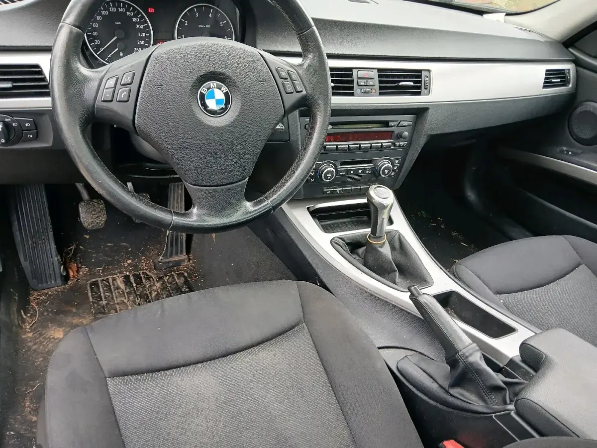 Gebraucht BMW 320 150 PS (110 kW) 2005 Schwarz Limousine