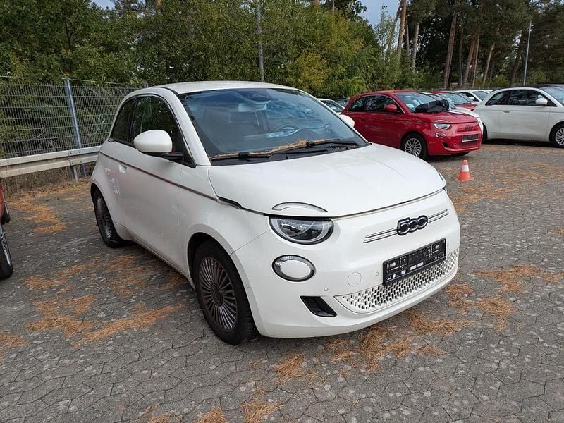 Gebraucht Fiat 500e Icon 86 kW (118 PS) 2023 Weiß Limousine