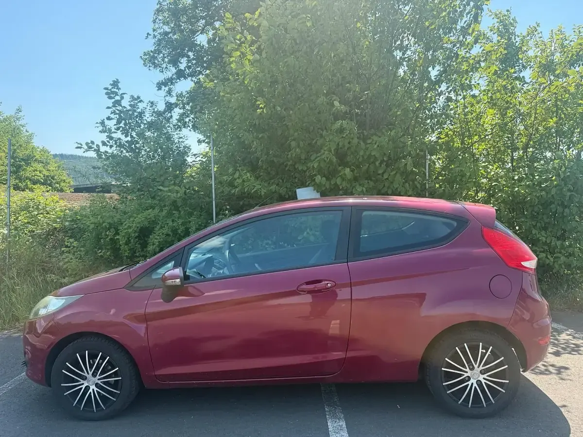 Gebraucht Ford Fiesta 82 PS (60 kW) 2009 Violet Kleinwagen