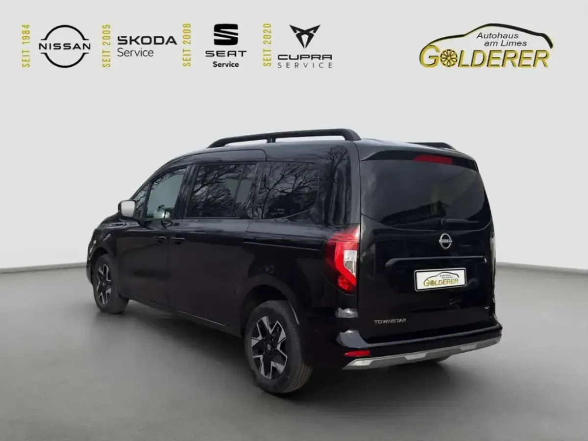 Neu Nissan Townstar 360º 131 PS (96 kW) 2025 Schwarz Van