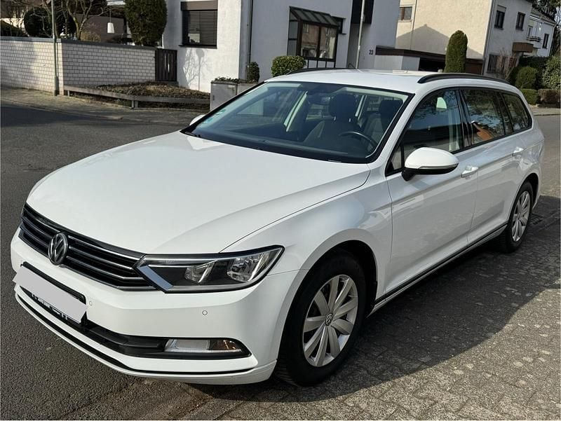 Gebraucht VW Passat 150 PS (110 kW) 2017 Weiß Kombi
