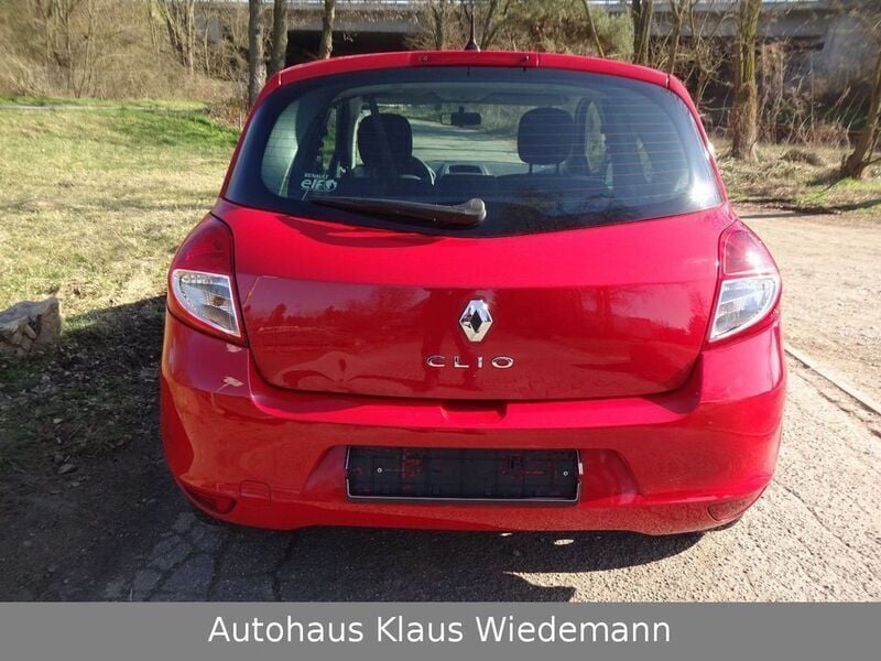 Gebraucht Renault Clio IV 75 PS (55 kW) 2012 Rot Limousine