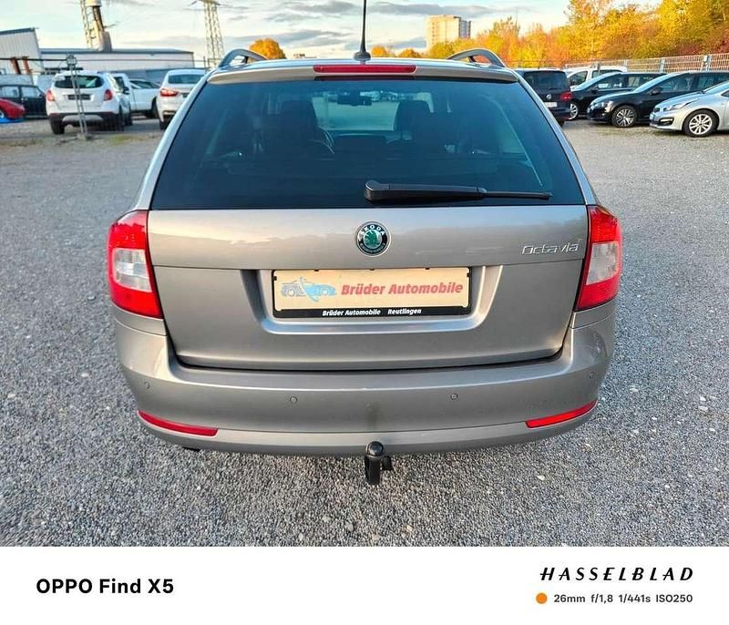 Gebraucht Skoda Octavia Elegance 105 PS (77 kW) 2012 Beige Limousine