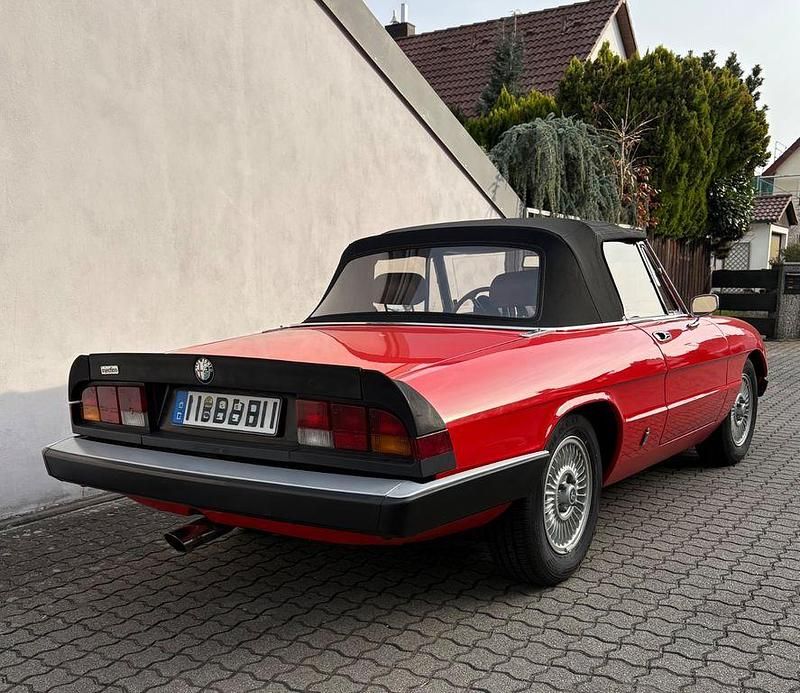 Gebraucht Alfa Romeo Spider 116 PS (85 kW) 1985 Rot Cabrio