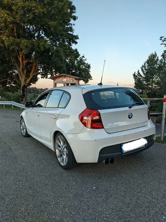 Gebraucht BMW 130 M Performance 258 PS (189 kW) 2011 Weiß Kleinwagen