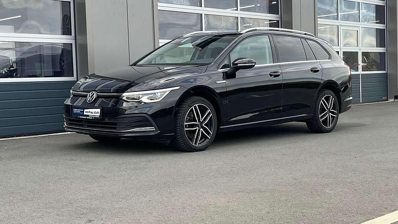 Gebraucht VW Golf VIII Style 150 PS (110 kW) 2020 Deep black perleffekt Kombi