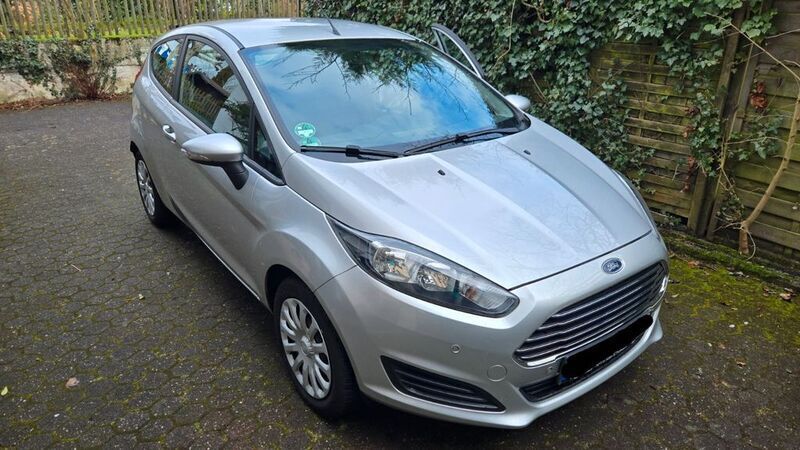 Silber Gebraucht 2013 Ford Fiesta Trend Kleinwagen | 5.500 € (Fairer Preis) - Bild 1/4