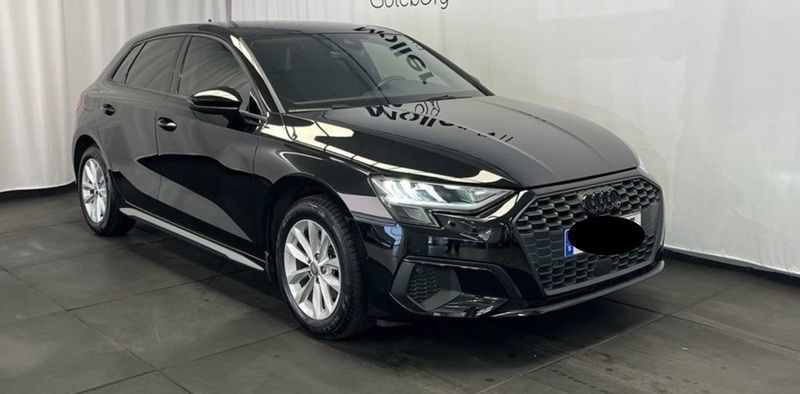 Brillantschwarz Gebraucht 2022 Audi A3 Sportback Basis Kombi | 24.400 € (Guter Preis) - Bild 1/4