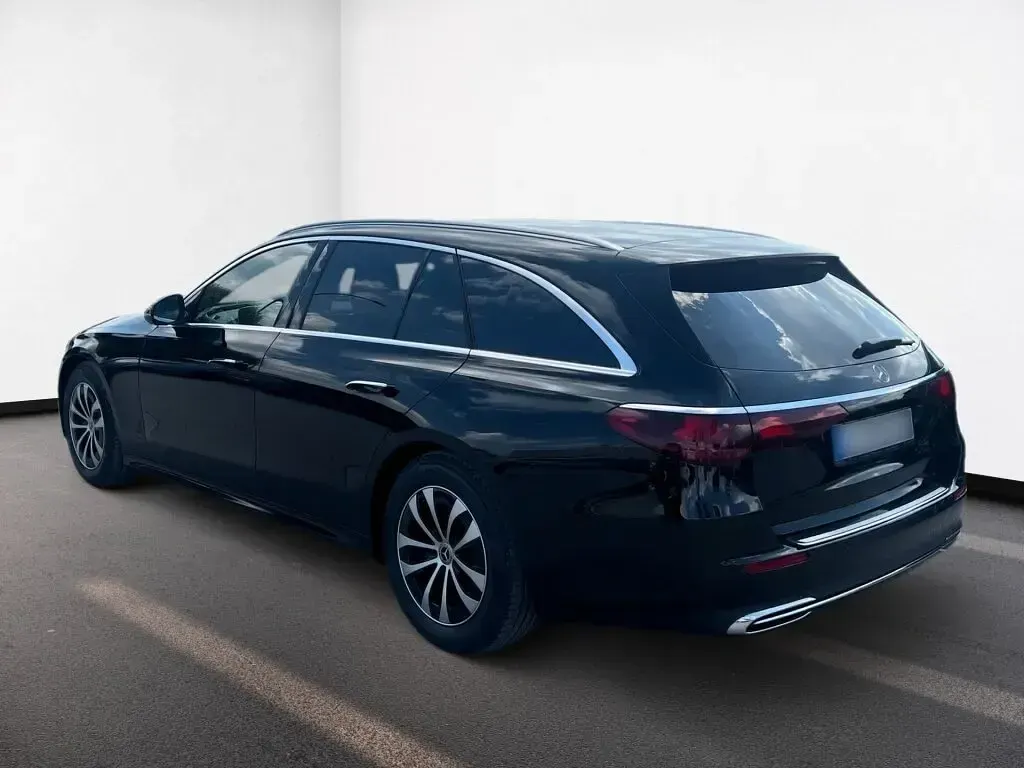 Gebraucht Mercedes E200 Avantgarde 163 PS (119 kW) 2026 Schwarz uni Kombi