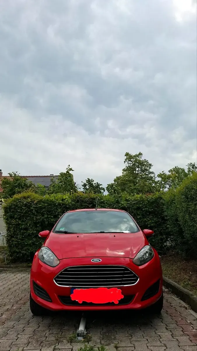 Gebraucht Ford Fiesta Trend 101 PS (74 kW) 2013 Rot Kleinwagen