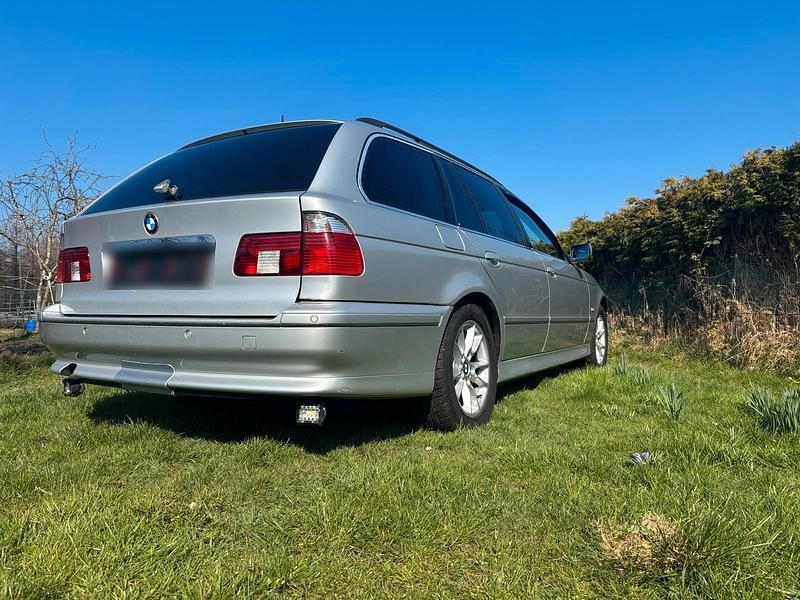 Gebraucht BMW 525 Basis 167 PS (122 kW) 2003 Silber Kombi