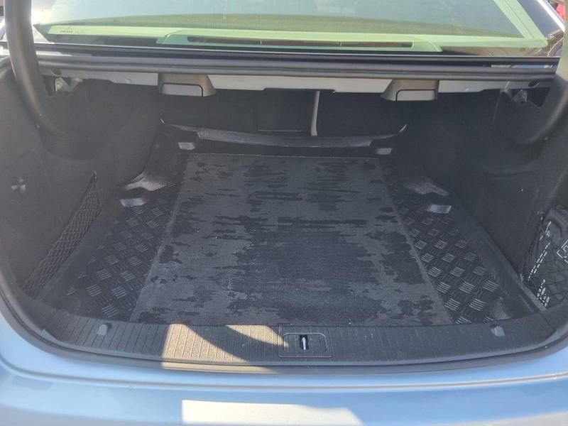 Gebraucht Mercedes E300 204 PS (150 kW) 2014 Silber Limousine