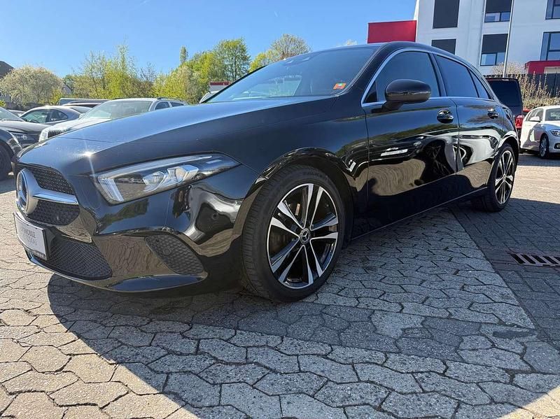 Gebraucht Mercedes A180 Progressive 136 PS (100 kW) 2019 Schwarz Limousine