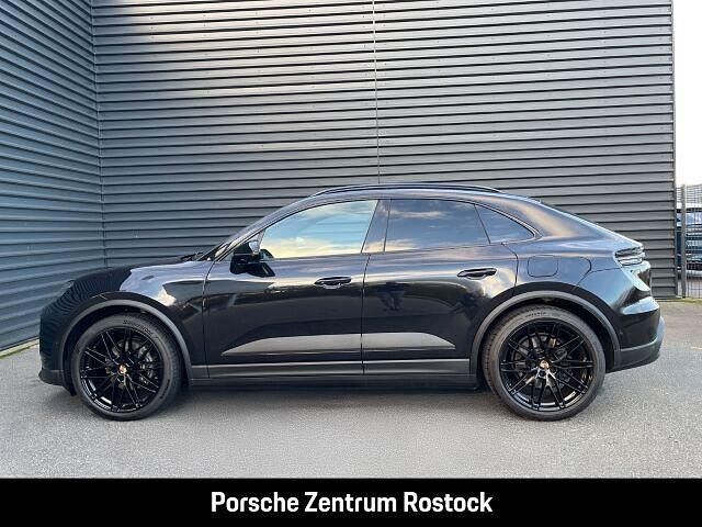 Gebraucht Porsche Macan 300 kW (408 PS) 2024 Tiefschwarzmetallic SUV