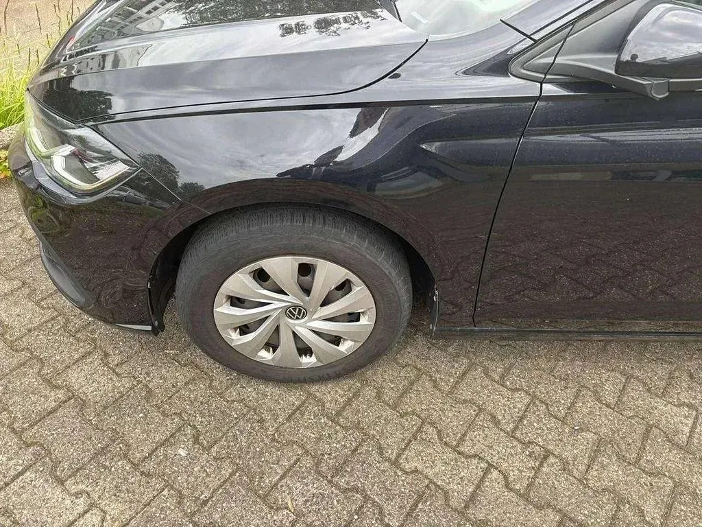 Gebraucht VW Polo 80 PS (58 kW) 2022 Deep black perleffekt Kleinwagen