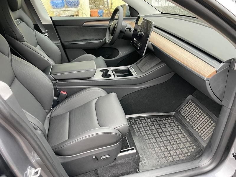 Gebraucht Tesla Model Y Performance 392 kW (534 PS) 2024 Silber SUV