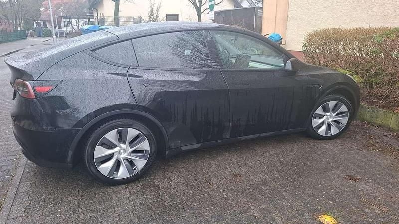 Gebraucht Tesla Model Y Standard Range 88 kW (120 PS) 2023 Schwarz SUV