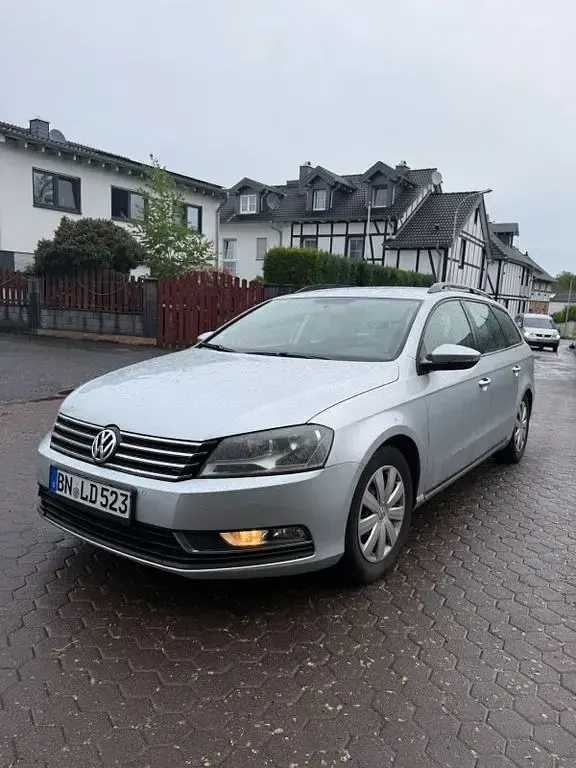 Gebraucht VW Passat Comfortline 140 PS (102 kW) 2013 Silber Limousine